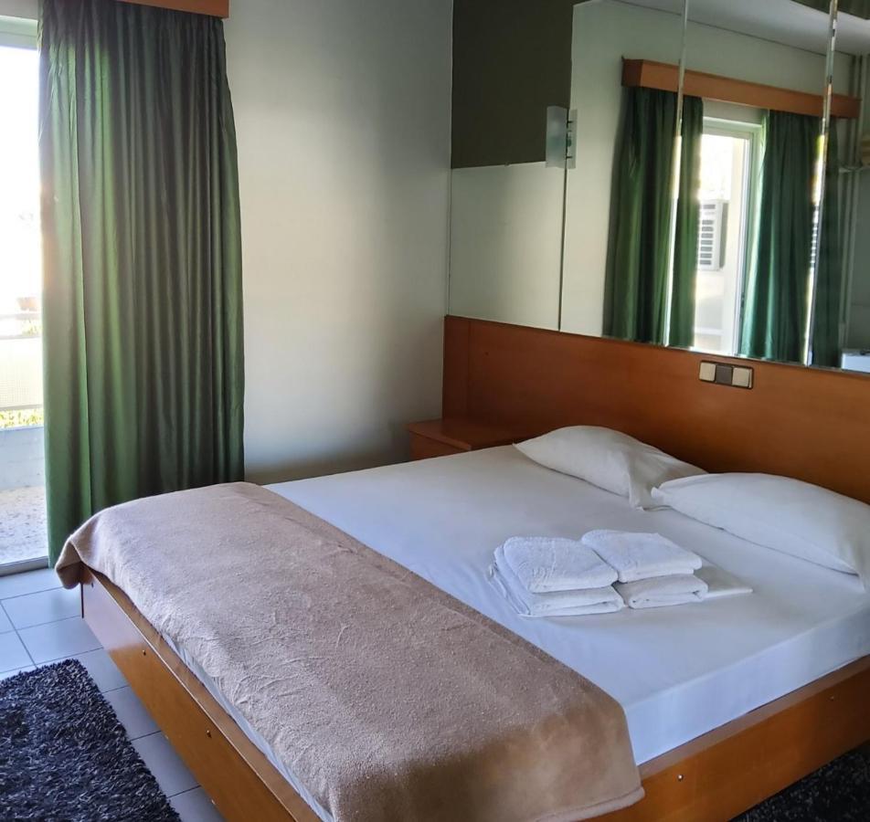 Tivoli Hotel Athena Bagian luar foto